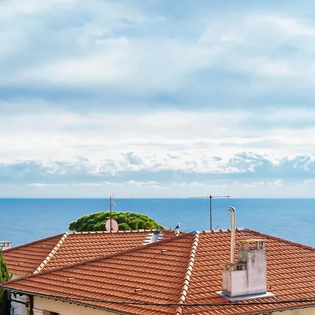 Renting - Maeterlinck - Idyllic Luxury Retreat In Cap De Sea View *